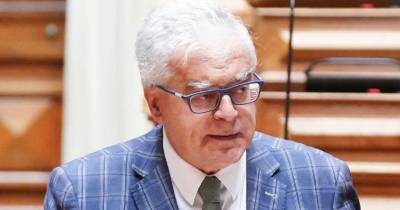 O deputado do PS, eleito pelo círculo eleitoral da Madeira, contrariou o Grupo Parlamentar do seu partido na Assembleia da República.