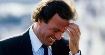 Duas mulheres denunciam cantor Julio Iglesias por agressões sexuais e tráfico humano