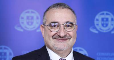 Mau tempo: Conselheiro apela a emigrantes para que vão a Portugal averiguar danos