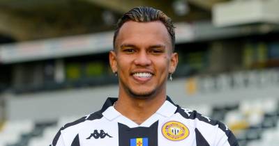 Gabriel Veron é novidade no onze.