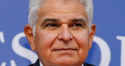 O presidente do Panamá, que viajou na companhia da mulher, é um dos quatro chefes de estado latinoamericanos convidados por Maria Corina Machado .