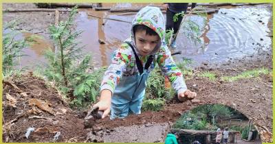 Mesa redonda debate importância do brincar na natureza no desenvolvimento infantil