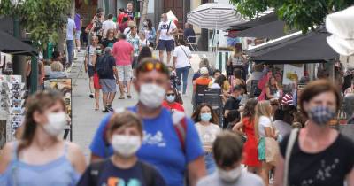 Perdidos e Achados: Máscaras de proteção passaram de imprescindíveis a descartáveis