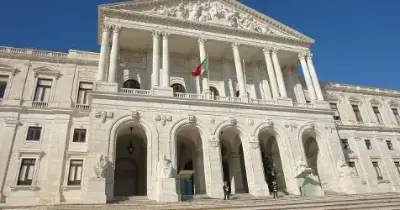 Irão: Portugal saúda acordo de cessar-fogo entre EUA e Irão