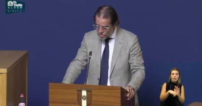 Albuquerque rejeita “teorias criativas” sobre manipulação do desemprego e defende impacto real dos programas de emprego