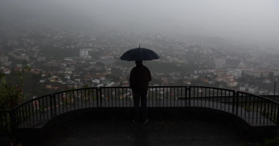 Aviso amarelo de precipitação está em vigor entre as 12h00 e as 21h00.