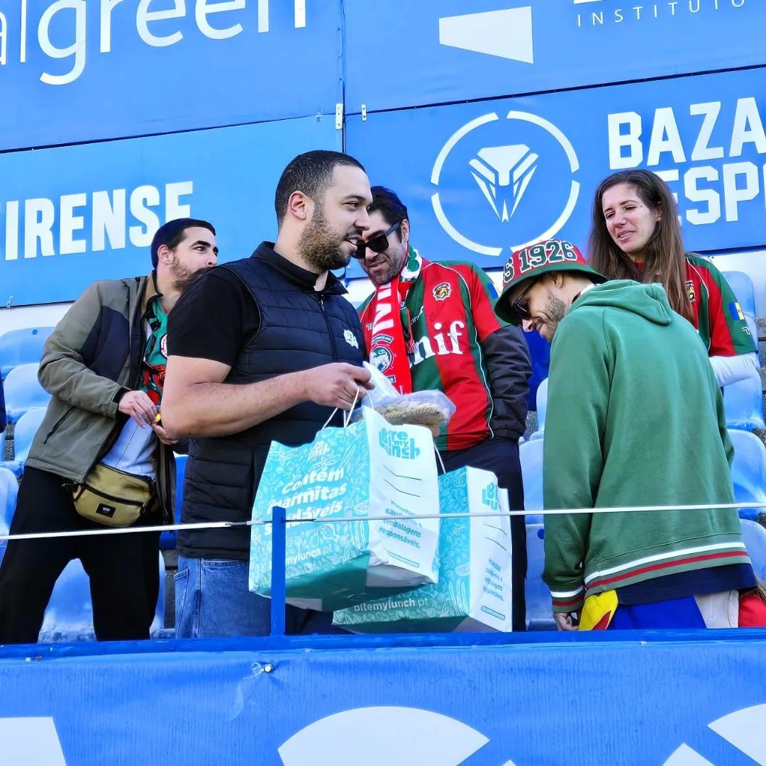 II Liga: Feirense distribui refeições a adeptos do Marítimo