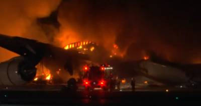 Os bombeiros estavam no local a tentar extinguir as chamas.