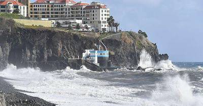Costa norte da Madeira e Porto Santo sob aviso laranja devido a forte agitação marítima