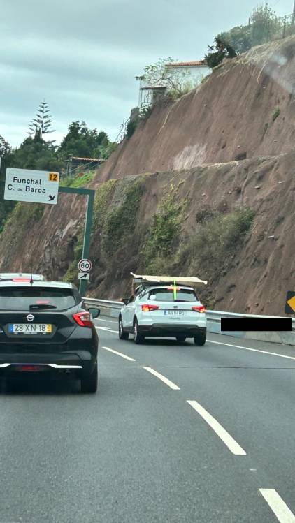 Transporte insólito e arriscado