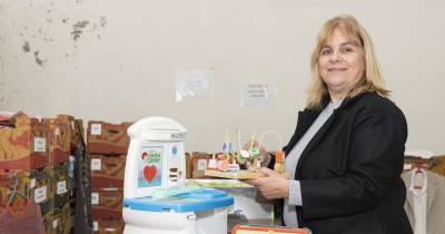 “As pessoas com quem tenho contactado mostram alegria e até já pedem para ir para as ruas fazer manifestações. Estão muito felizes, mas, ao mesmo tempo, fazem perguntas sobre que vai acontecer”, afirmou Lídia Albornoz à agência Lusa.