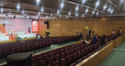 Congresso interrompido para período de almoço