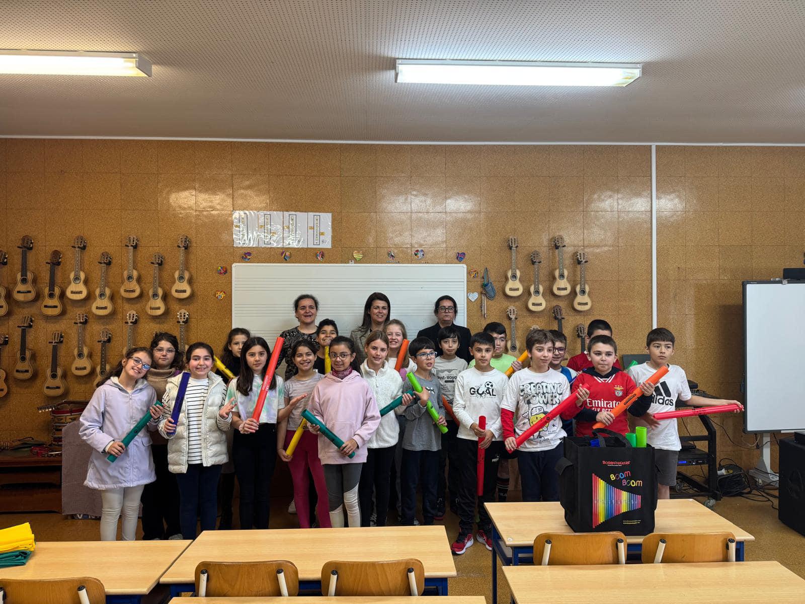 Santa Cruz reforça limpeza urbana e adquire equipamentos escolares