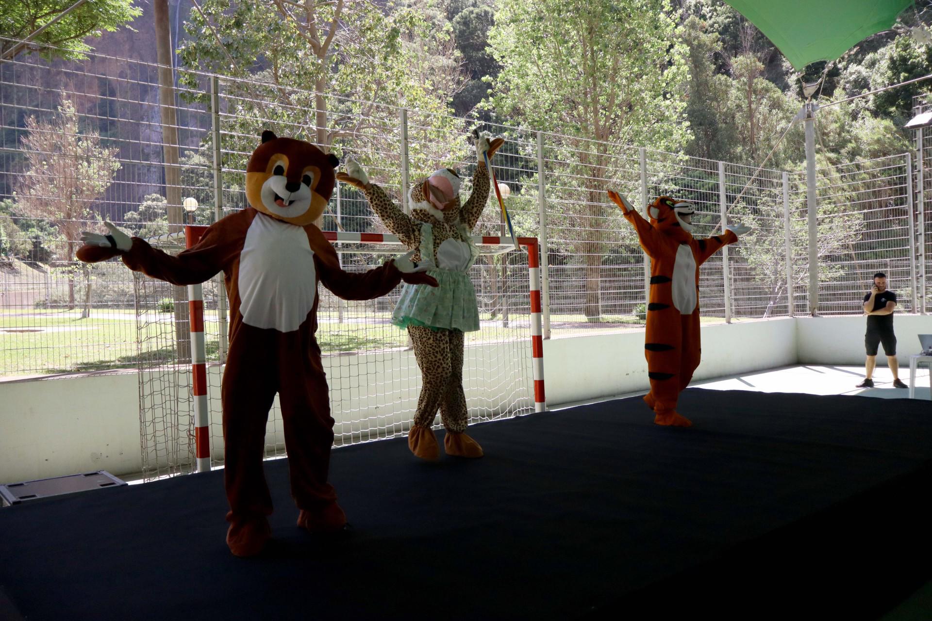 600 alunos da Ribeira Brava assinalaram hoje o Dia da Criança