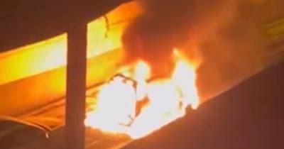 Incêndio em viatura causa alarme durante a noite nos Ilhéus (com vídeo)