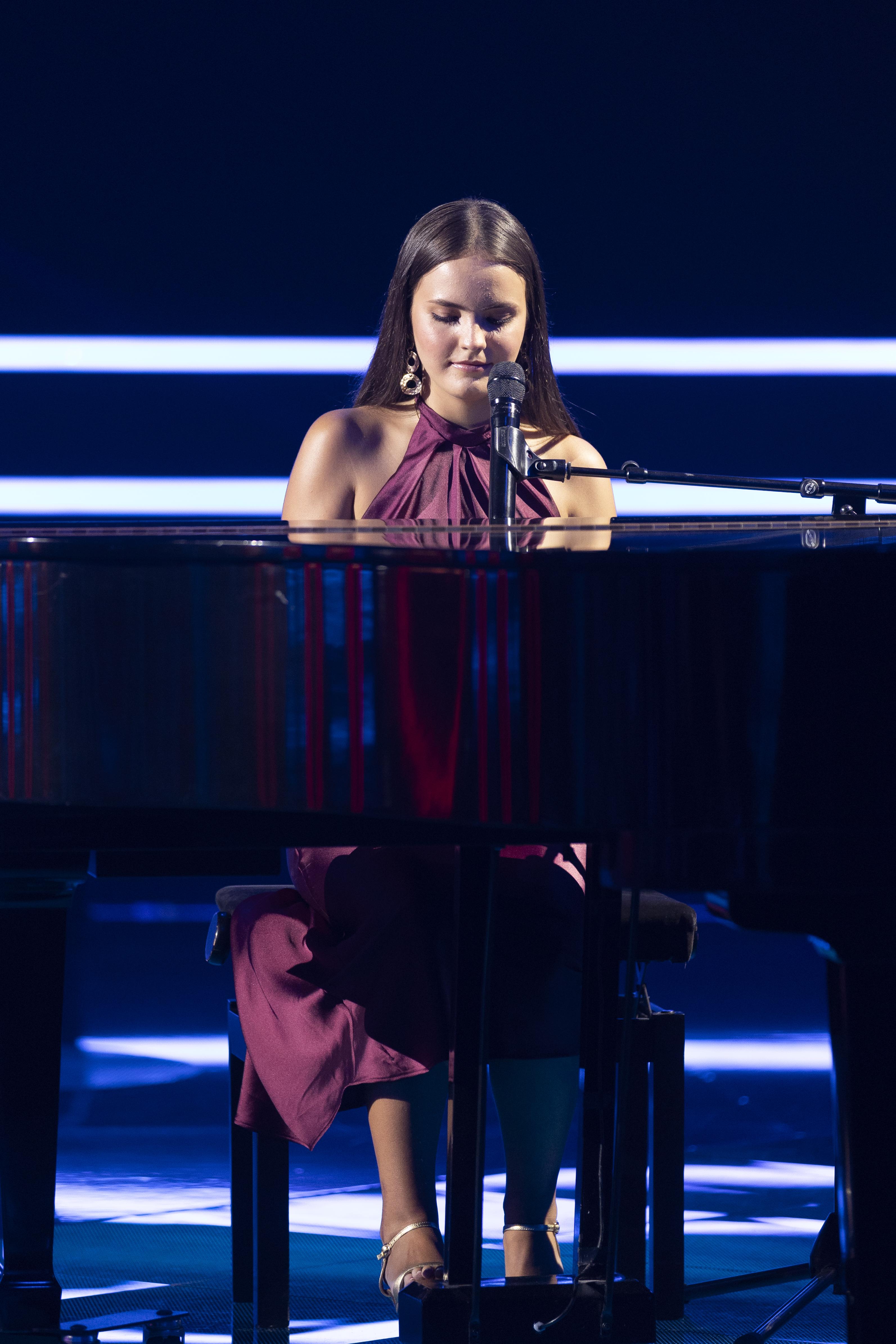 Júlia Ochôa volta ao ‘The Voice’ e conquista todos os mentores (com vídeo)