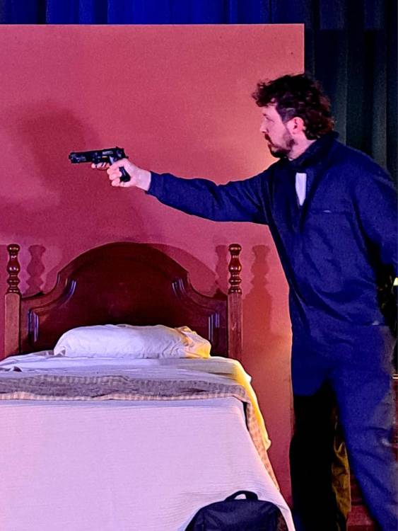 Peça ‘A Enferma e o Ladrão’ sobe ao palco no Curral das Freiras com duas sessões