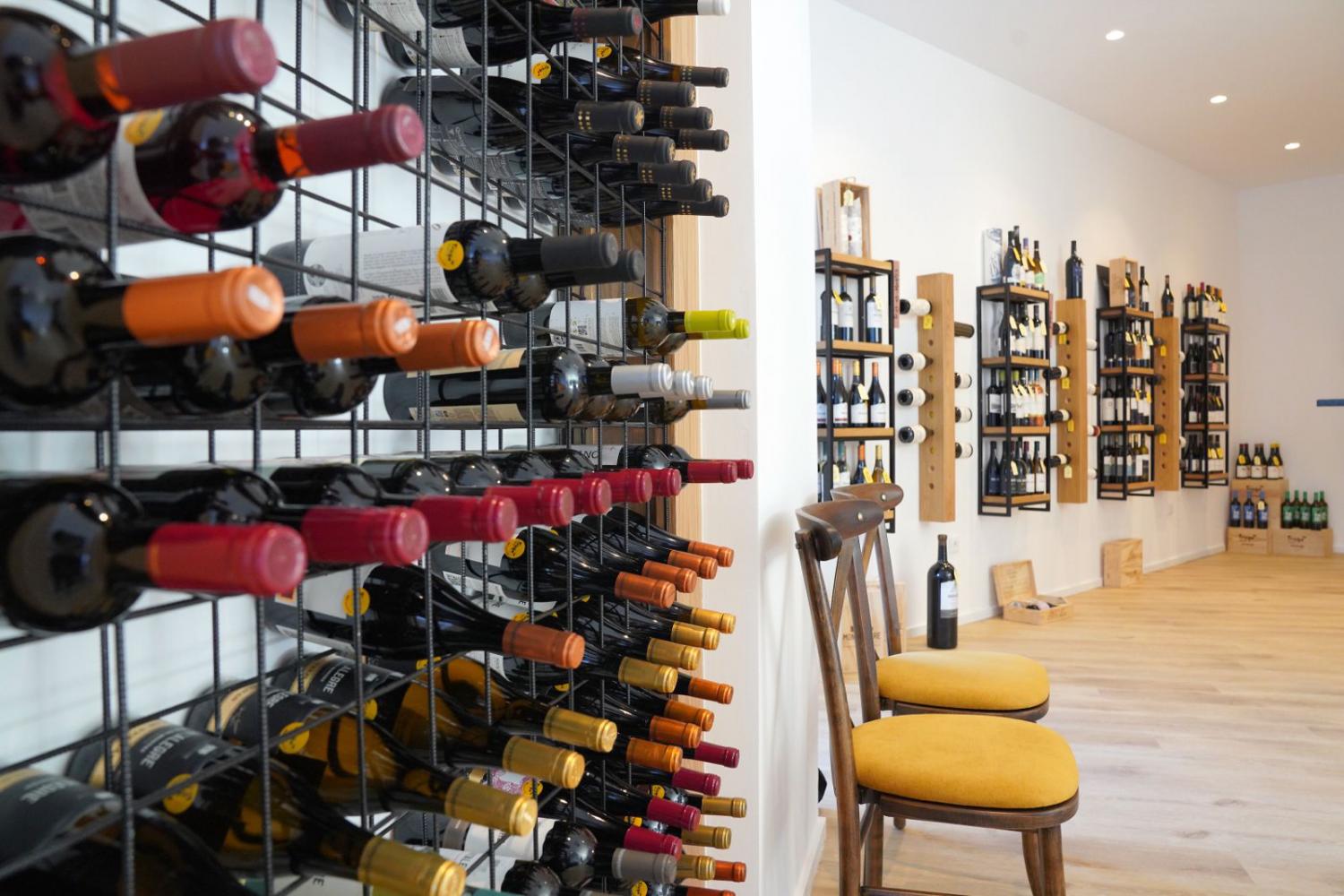 Leonardo Jardim inaugurou loja de vinhos nos Barreiros [com fotogaleria]