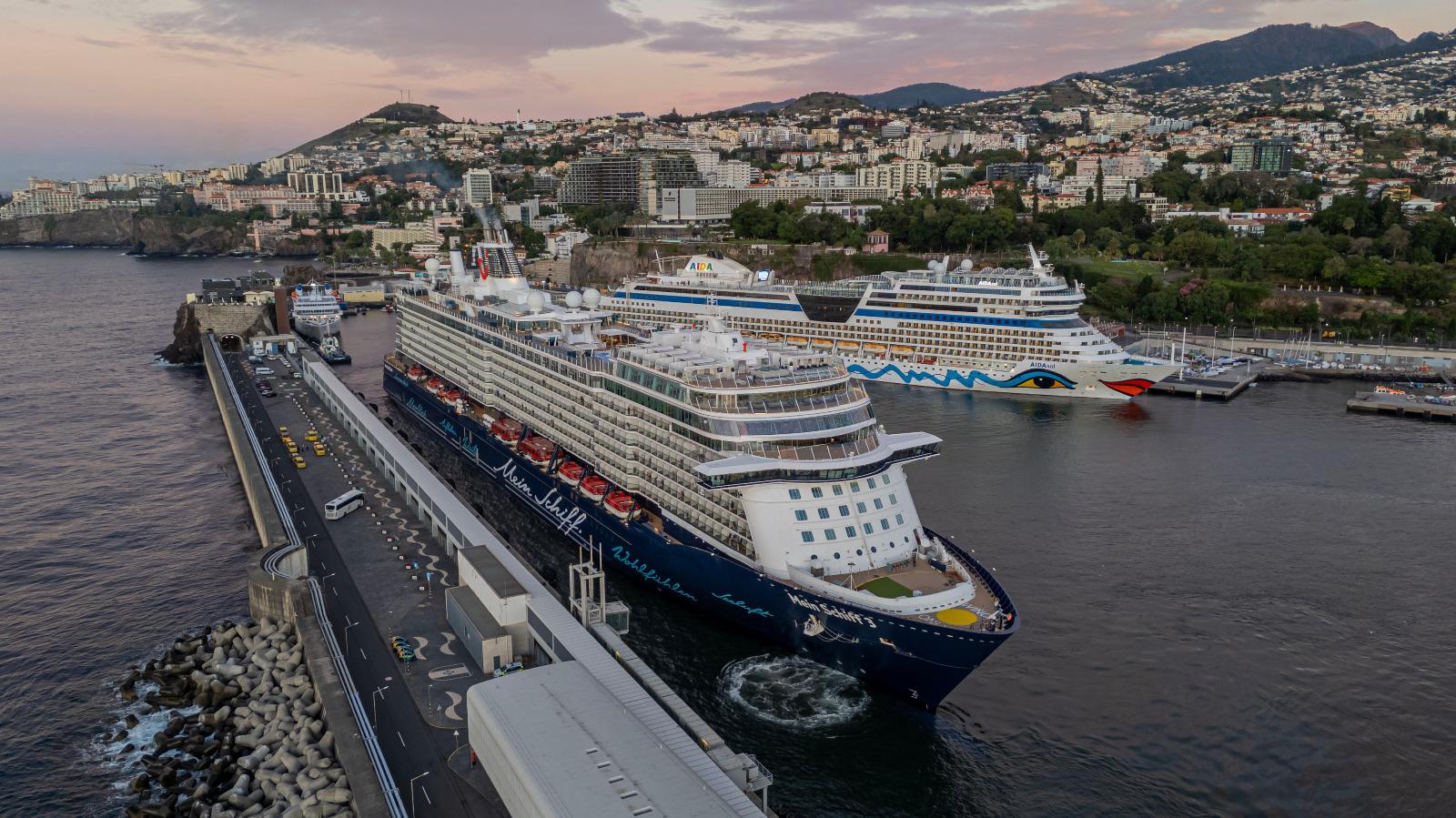 Dois navios trazem 4.500 passageiros ao Funchal