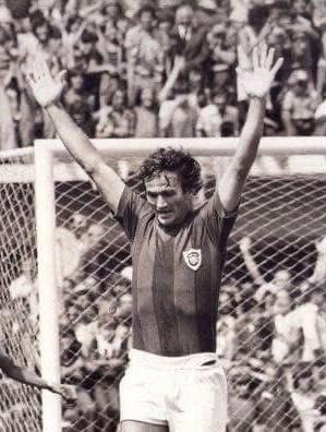 Antigo capitão foi alvo de tributo na terça-feira.