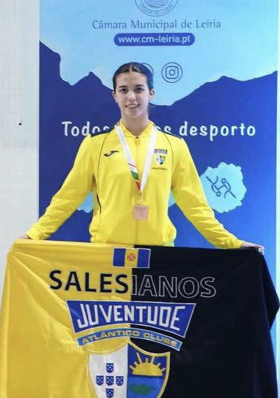 Vera Gonçalves conquistou três medalhas neste campeonato nacional de natação