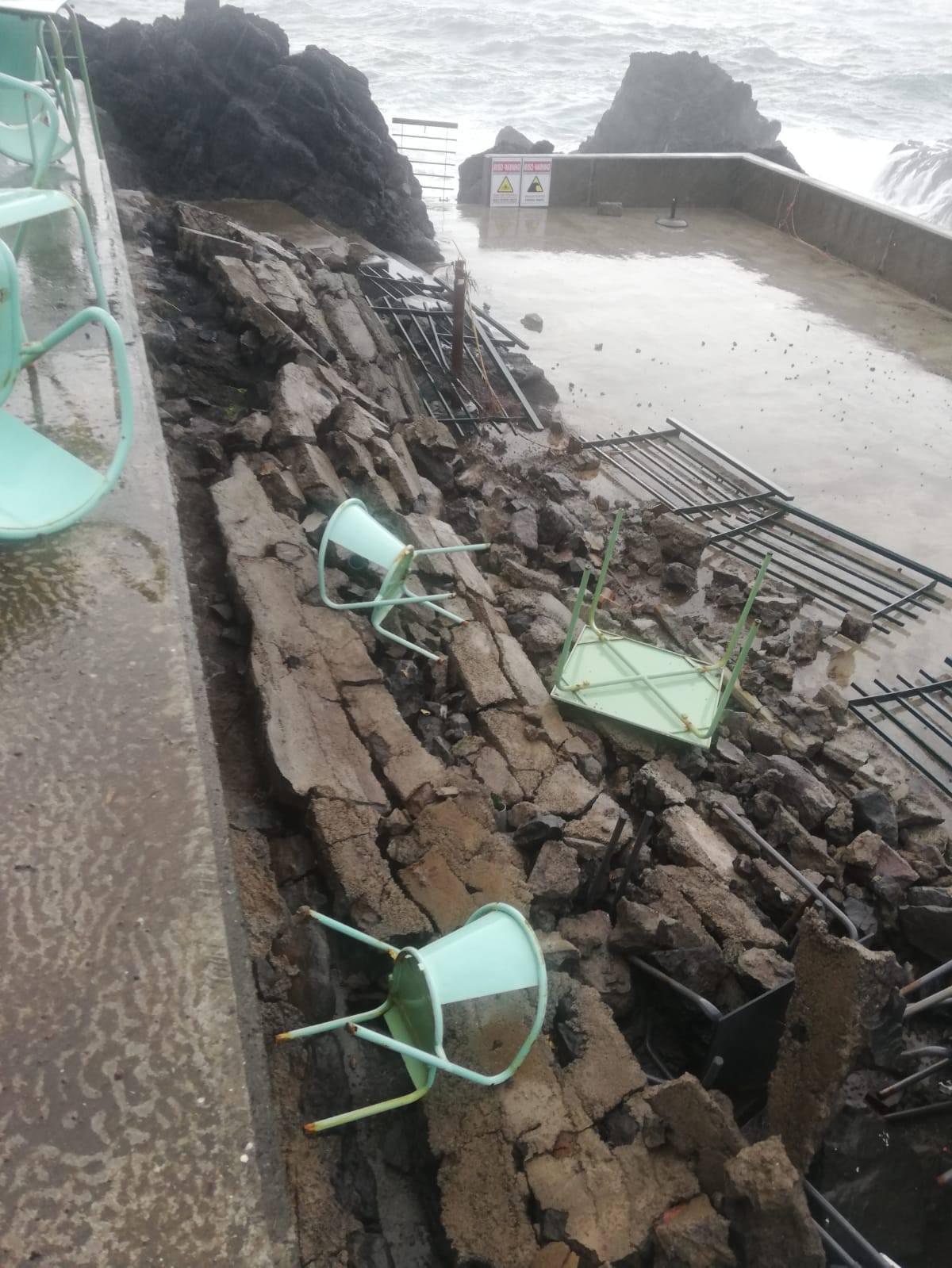 Agitação marítima provocou “graves estragos” nas piscinas naturais do Seixal