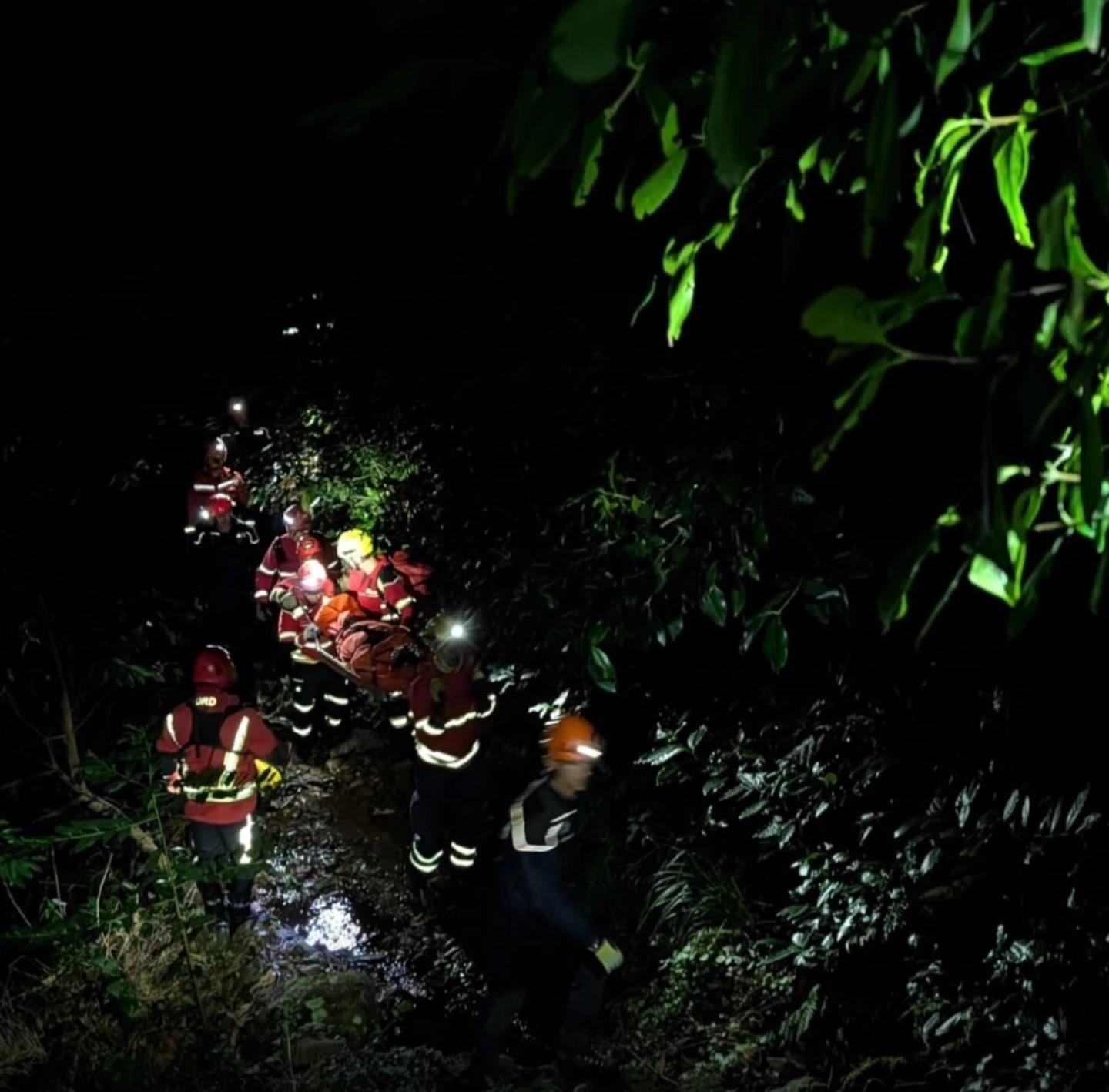 Brigada da PSP resgata turista na Ribeira da Janela (com fotos)