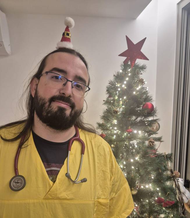 Um Pai Natal nas urgências pediátricas do hospital