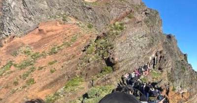 Centenas no Pico do Areeiro provocam constrangimentos no acesso ao percurso.