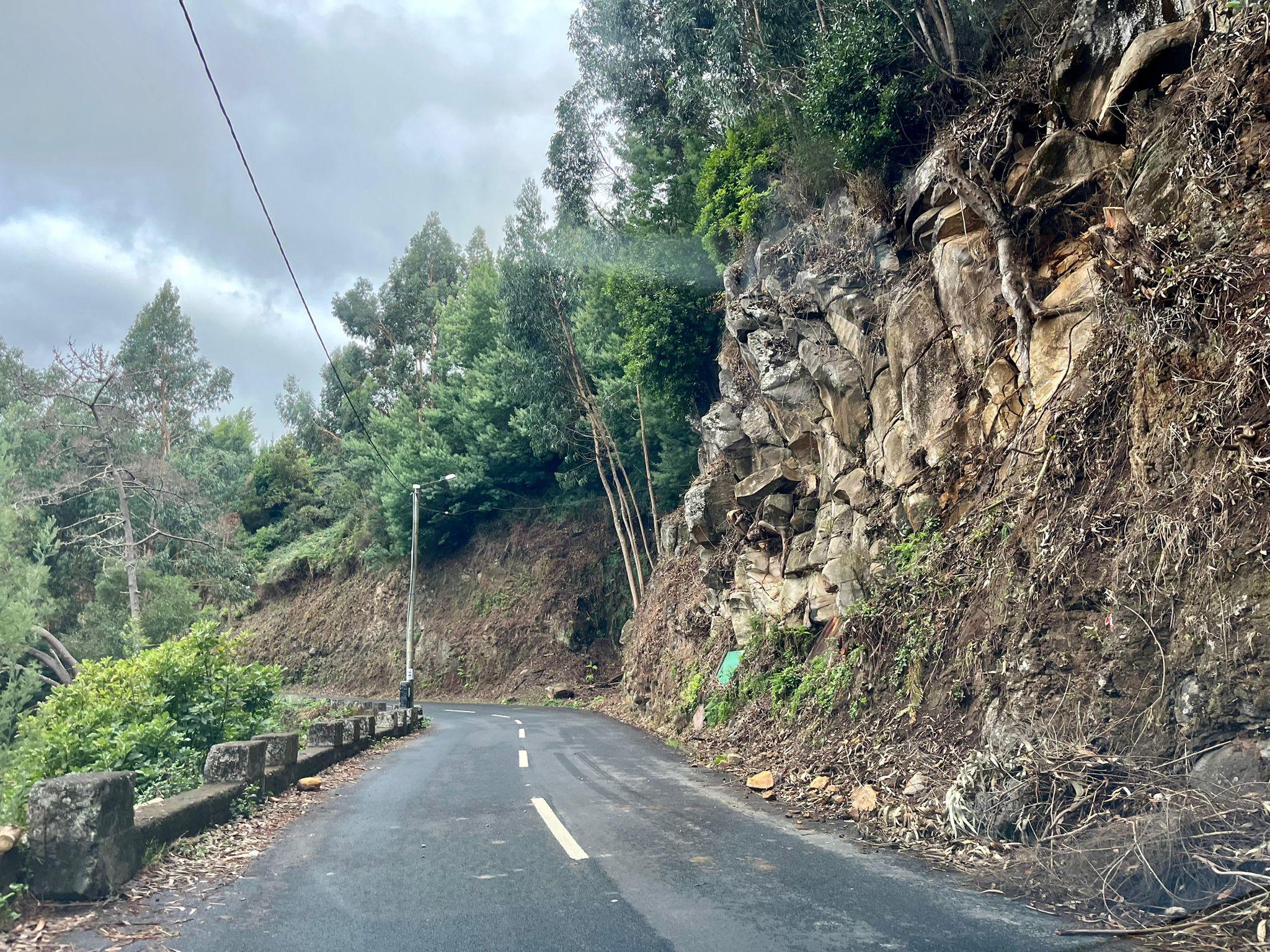 Perigo ‘à espreita’ na estrada municipal do Ribeiro Serrão (com fotos)