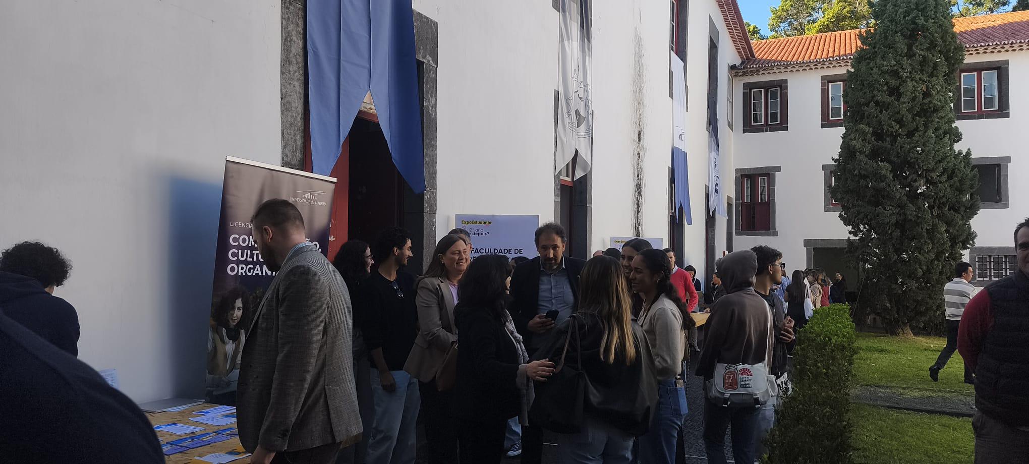 Jovens com várias opções para conhecer na ‘ExpoEstudante – 12º ano e depois?’