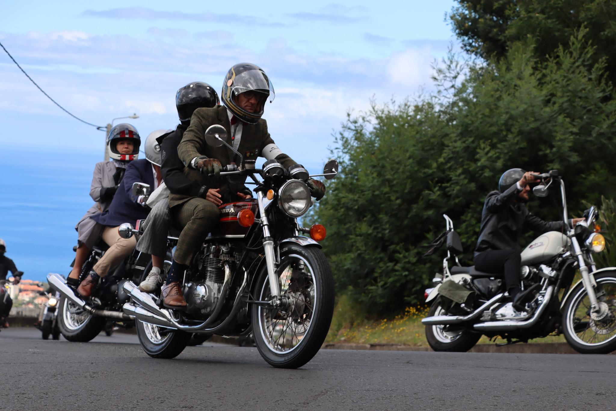 Veja as fotos que ilustram a 10.ª edição regional do Distinguished Gentleman’s Ride Funchal