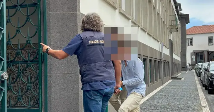 Homem que agrediu o tio com machado acusado de tentativa de homicídio