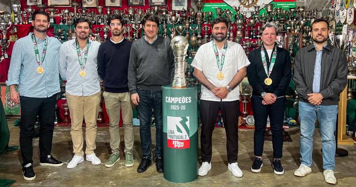 Vítor Matos e adjuntos também já receberam as medalhas de campeão
