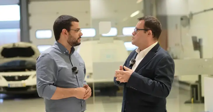 Conduzir o Amanhã - Manutenção de um Carro Elétrico