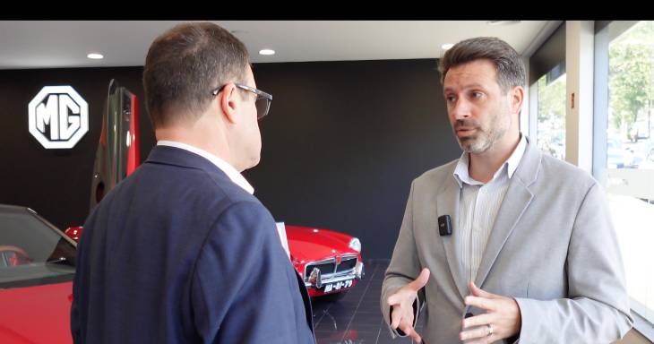 Conduzir o Amanhã - Carregamento de uma Viatura Elétrica