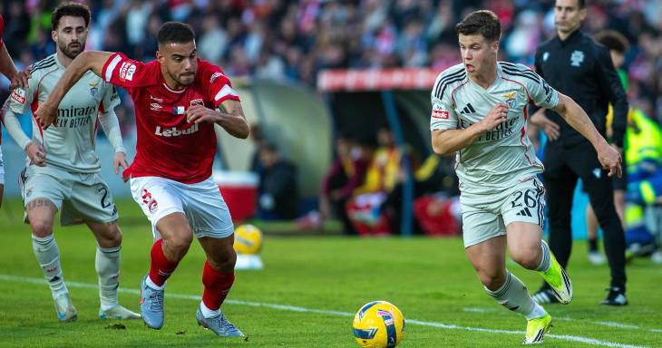 I Liga: Benfica vence nos Açores e pressiona FC Porto e Sporting