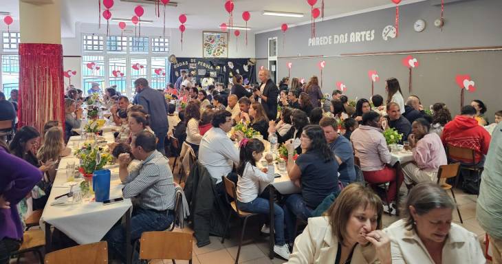 Escola do Porto da Cruz celebra Dia da Família com 200 pessoas