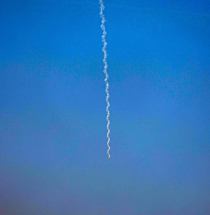 Irão: Arábia Saudita intercetou mísseis dirigidos ao aeroporto de Riade e a uma base militar