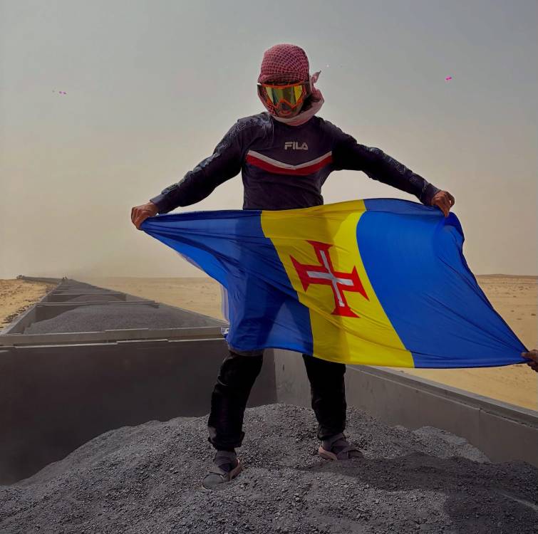 Ronaldo das viagens em digressão arriscada no deserto do Saara