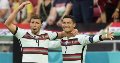 Os dois portugueses entre os 26 nomeados da Federação Internacional de Associações de Futebolistas Profissionais.