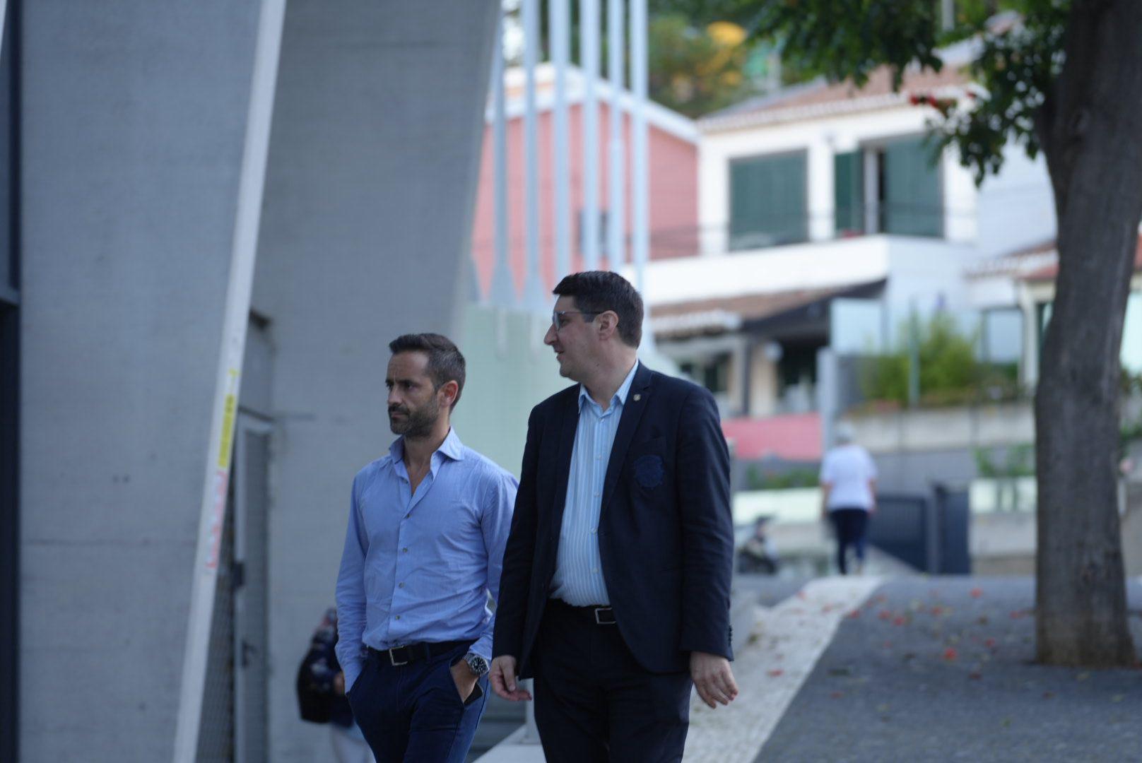 Técnico já se encontra no Estádio do Marítimo.
