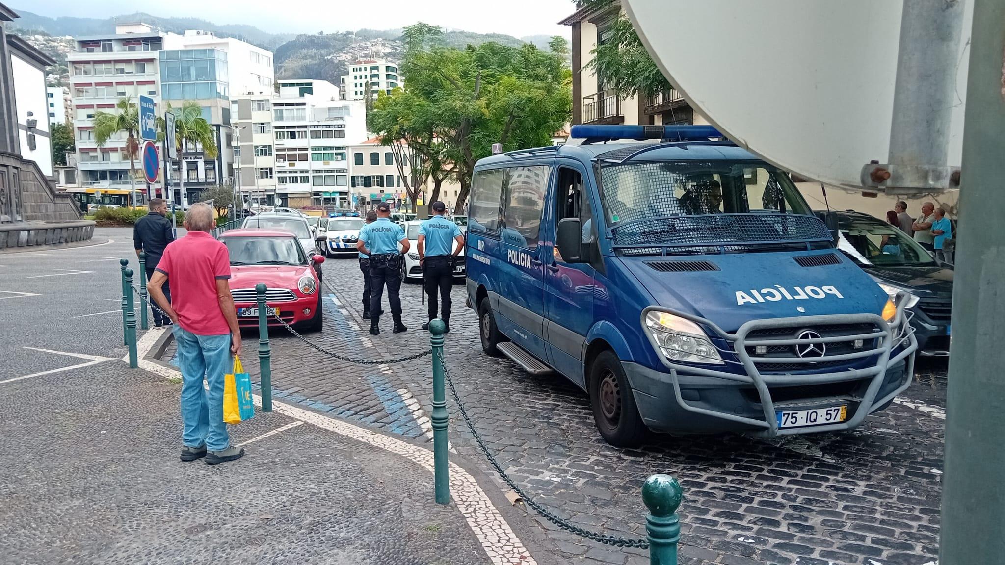 Foi necessário o reforço policial.