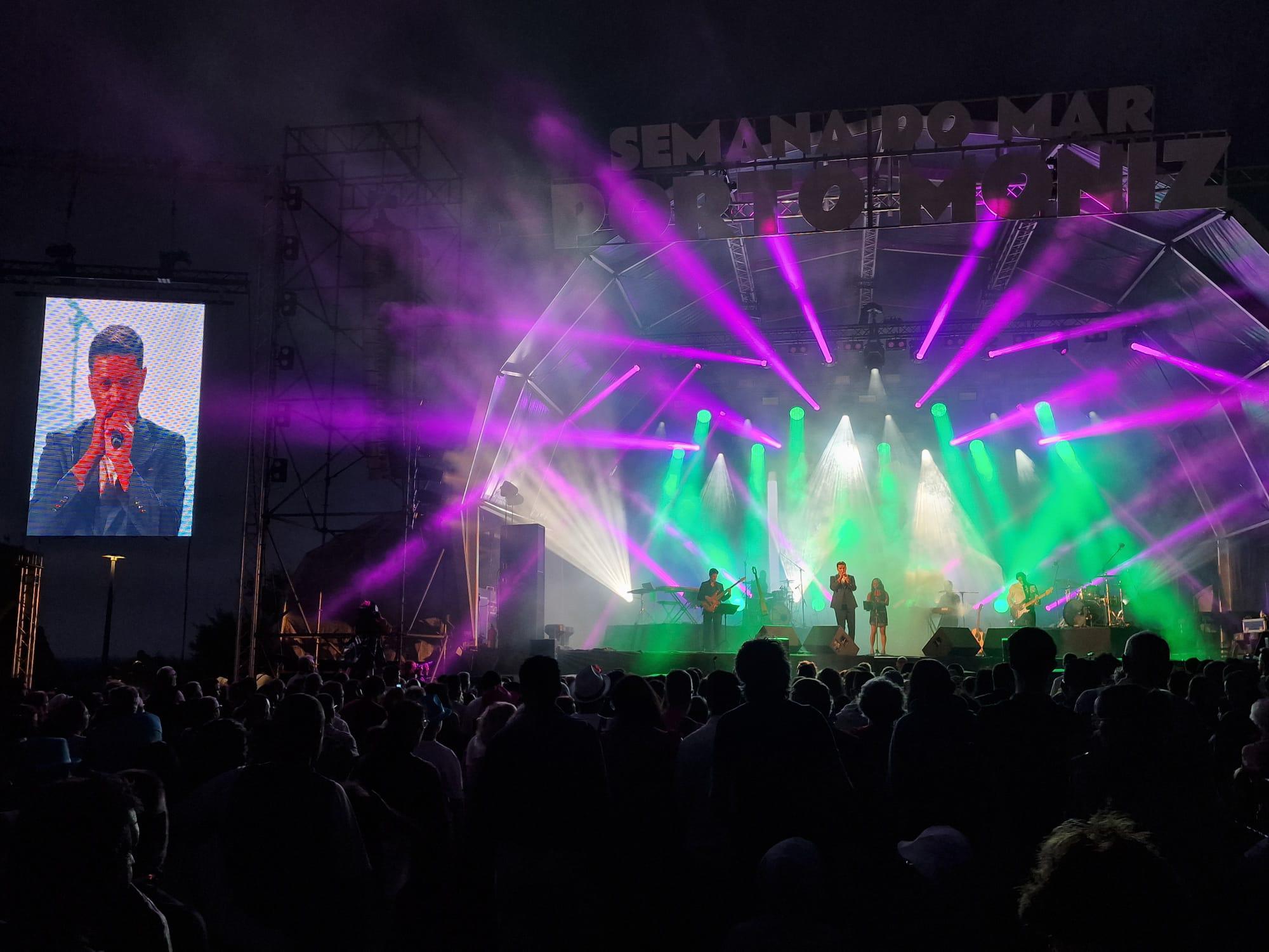 Tony Carreira derrete corações no Porto Moniz