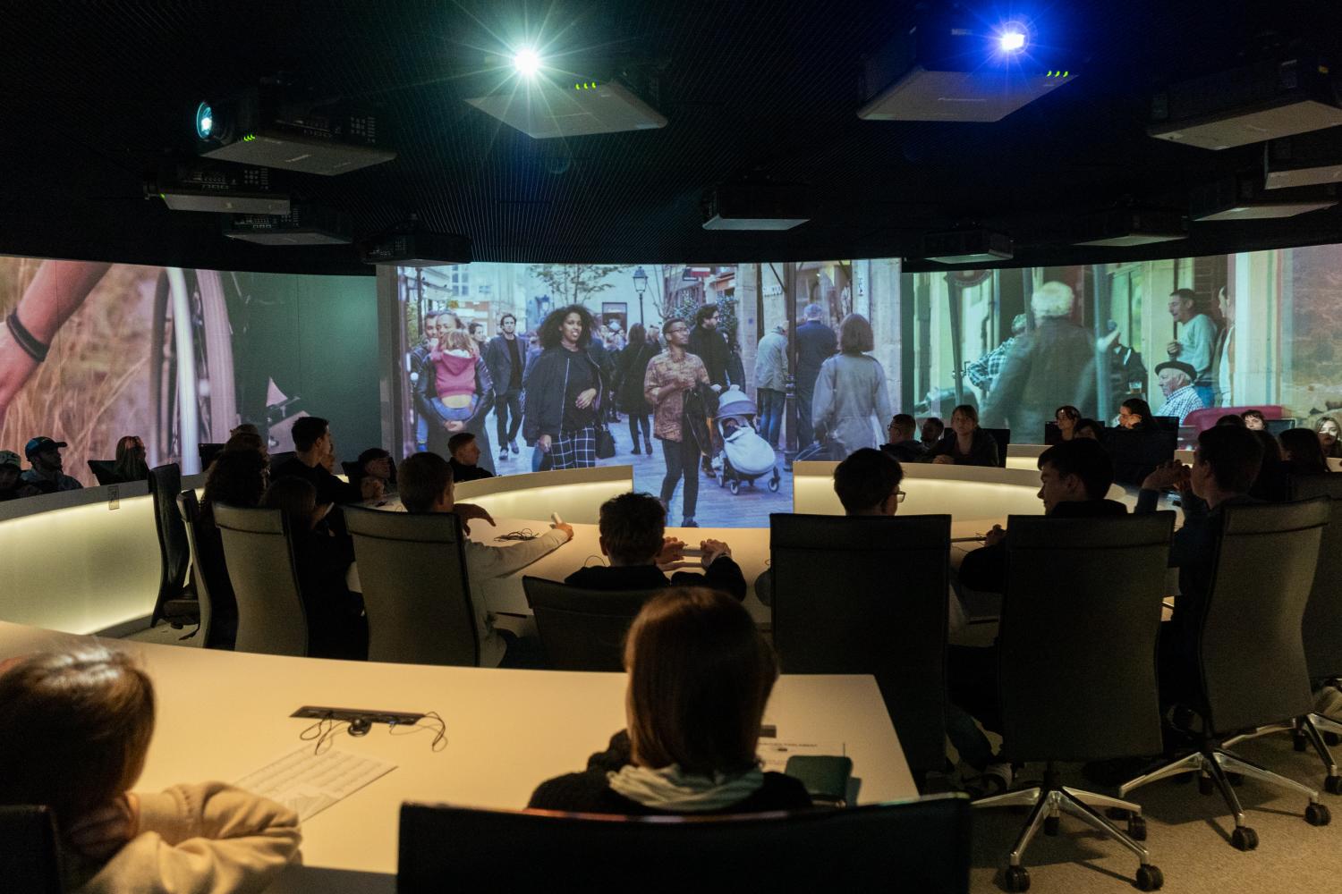 O JM está no Parlamento Europeu a acompanhar a penúltima sessão plenária do mandato 2019-2024.