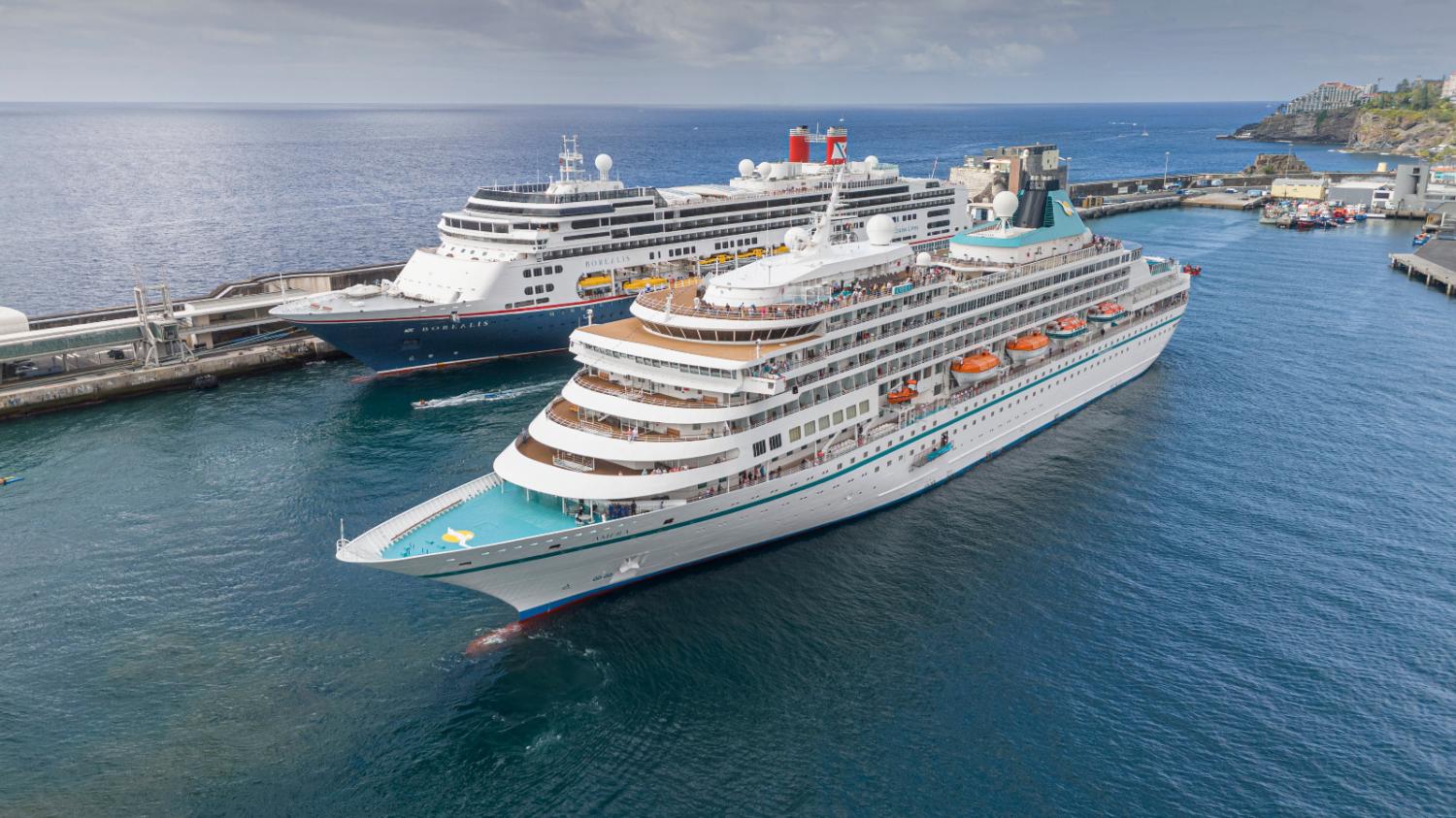 Amera junta-se ao Borealis no Porto do Funchal