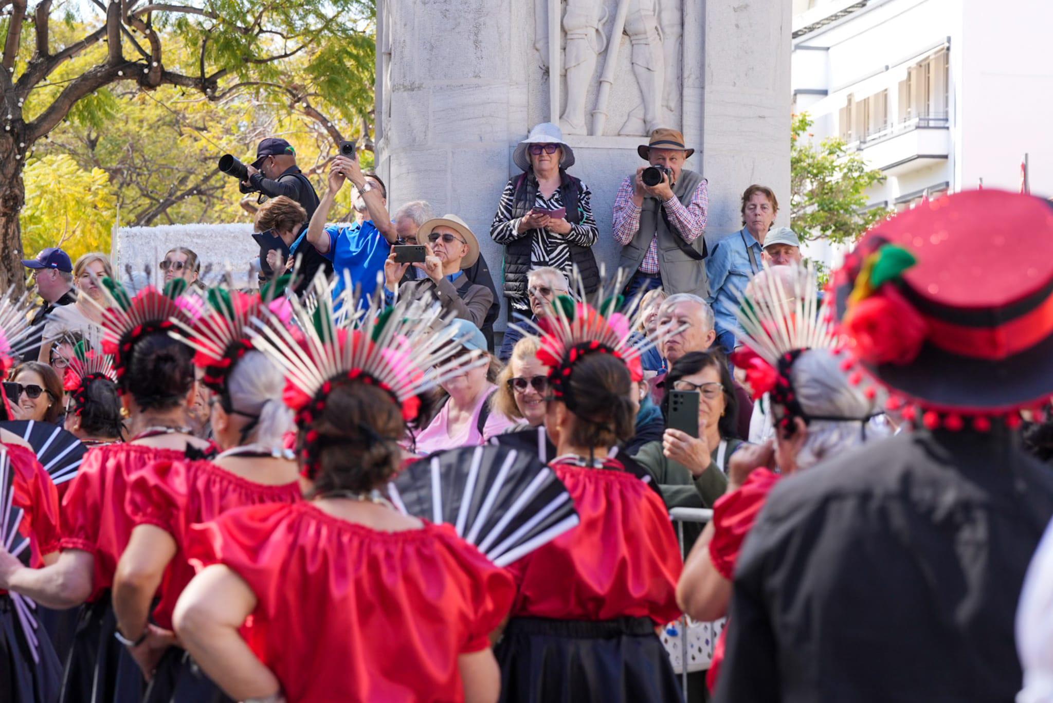 ‘Carnaval Solidário’ da Garouta do Calhau com 600 foliões (com fotos)