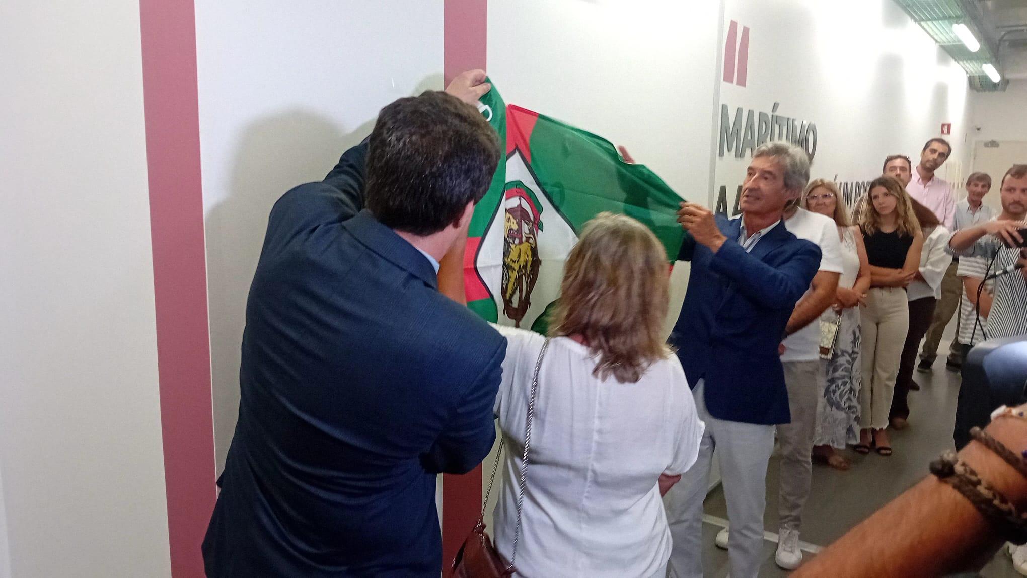 Familiar, presidente do clube e presidente da Assembleia do Marítimo inauguraram o novo auditório.