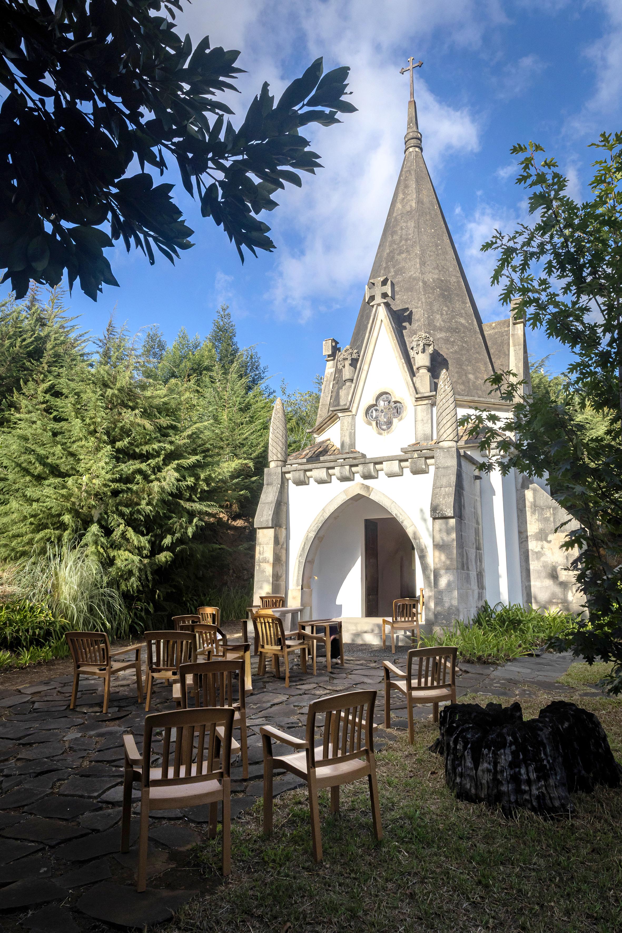 Perdidos e Achados: Santa que “evitou desastre” recebeu capela em troca (com fotos)