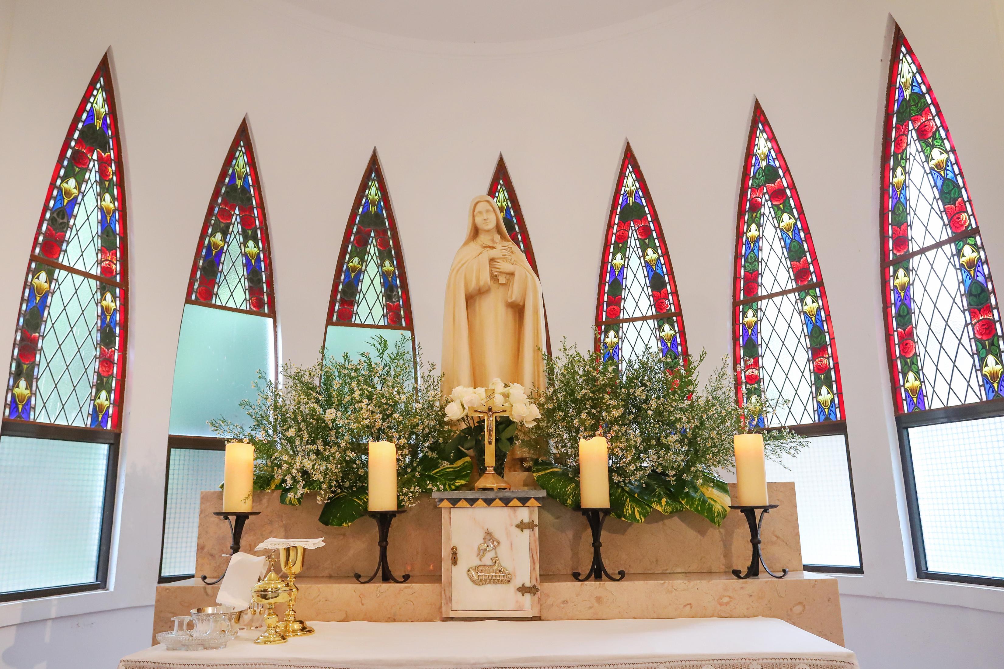 Perdidos e Achados: Santa que “evitou desastre” recebeu capela em troca (com fotos)